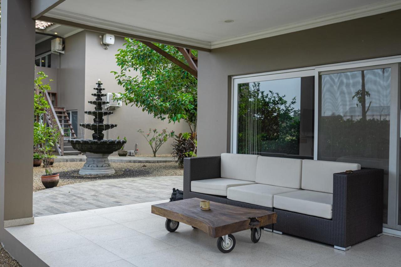 Coconut Lodge Resort Jepara Exterior foto