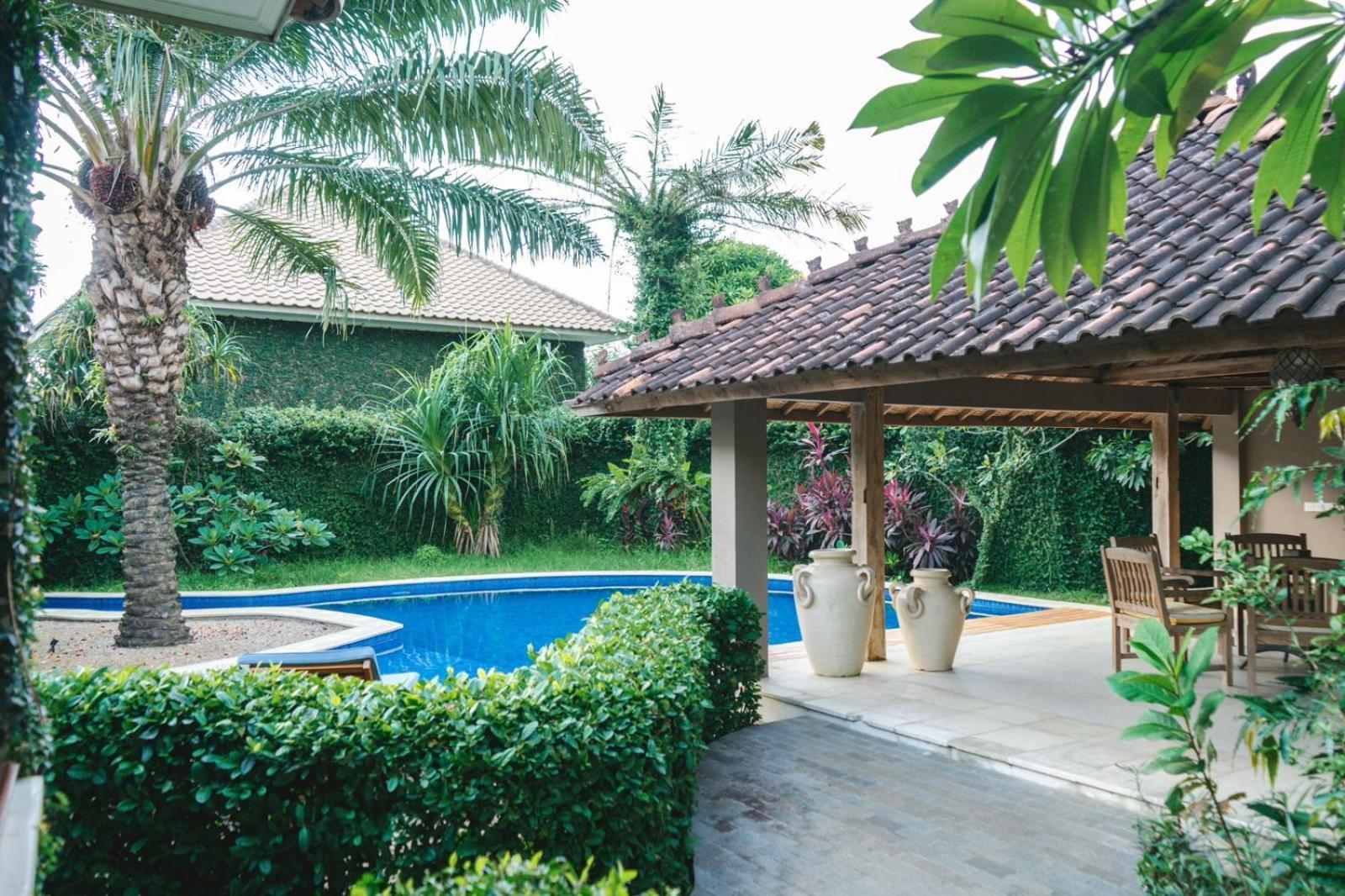 Coconut Lodge Resort Jepara Exterior foto